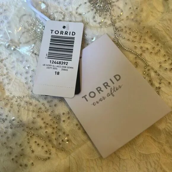 NWT Torrid Ivory Lace Beaded Sleeveless Mermaid Wedding Dress - Picture 10 of 13